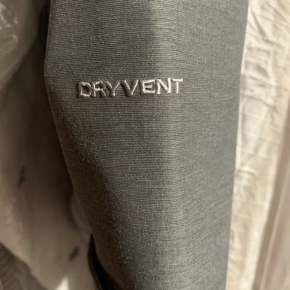 The North face women’s jacket - Picture 14 of 14